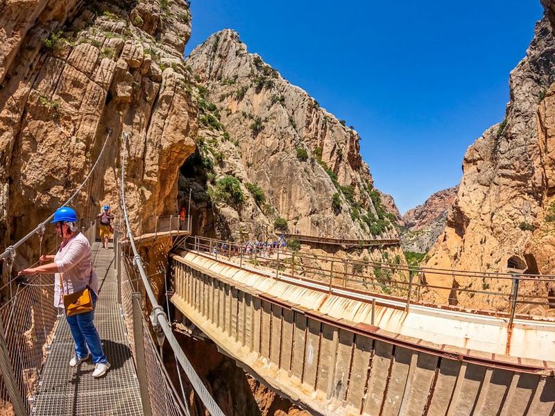 Caminito del Rey: Entry Ticket - Mid-Walk Breaks: Picnics, El Kiosko, and Food You Bring Yourself