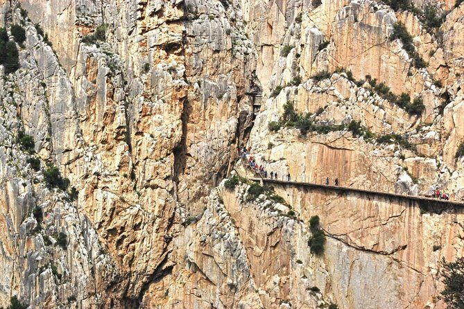 Caminito del Rey Guided Hike & optional Kayak at El Chorro Small-Group Day Trip - Key Points
