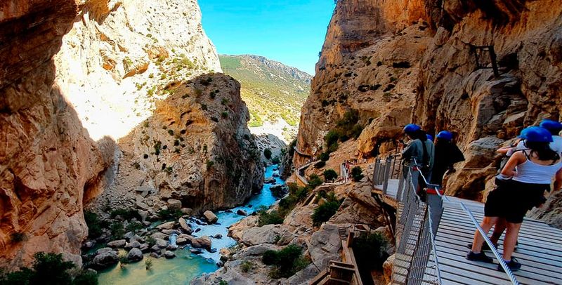 Caminito del Rey Guided Tour & Welcome Pack from Málaga - Break times: two 30-minute windows you can actually use