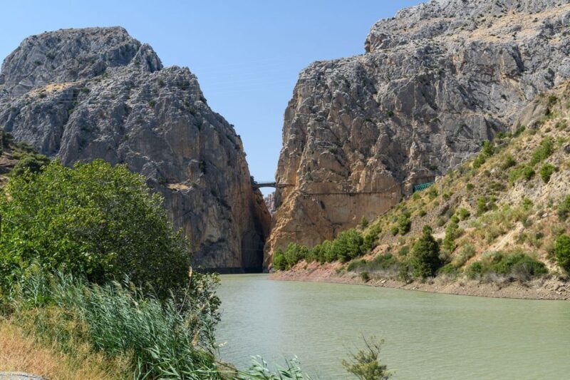 Caminito del Rey: Guided Tour with 1 Water and Shuttle Bus - Key Points