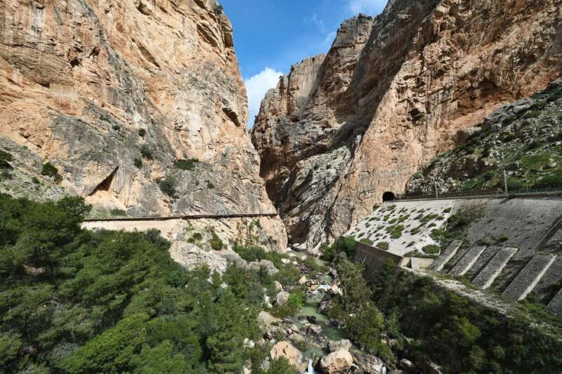 Caminito del Rey: Guided Tour with 1 Water and Shuttle Bus - The Itinerary Breakdown