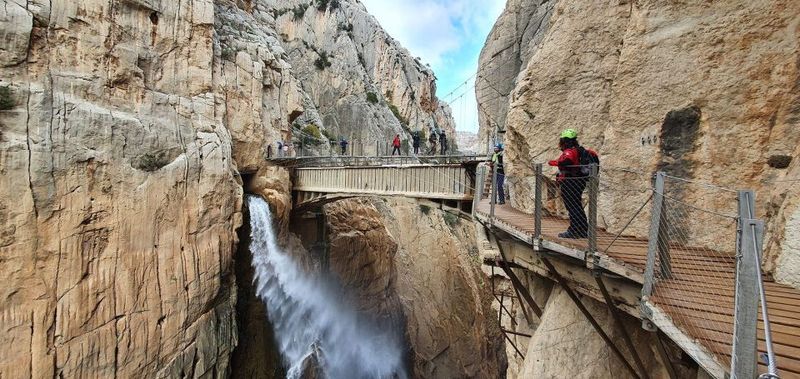 Caminito del Rey & White Village Tour with Tapas from Málaga - What the Views Feel Like Up Close