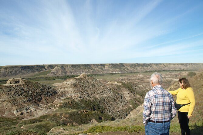 Canadian Badlands | Drumheller | Travel Back In Time in Jeep - Visiting the Royal Tyrrell Museum