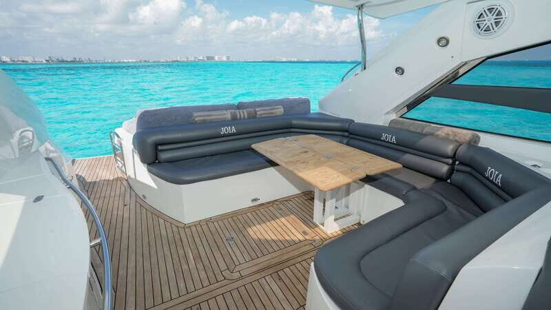 Cancun: 52-Foot Yacht Rental - An In-Depth Look at the Yacht Experience
