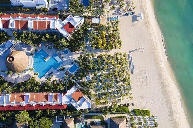 Cancun Airport and Viva Azteca by Wyndham Private Shuttle - Considering the Cost and Value