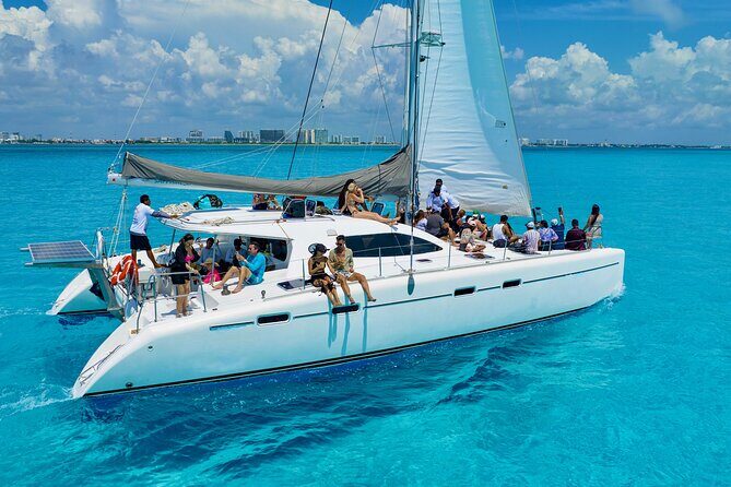 Cancún Catamaran to Isla Mujeres + Snorkel, Open Bar & Lunch - Starting Point and Logistics