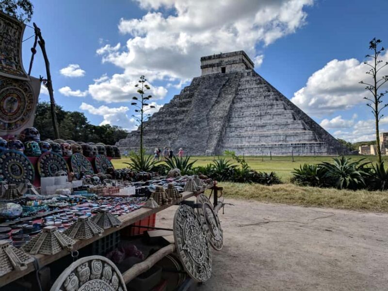 Cancun: Exclusive sunrise at Chichen Itza, expert tour guide - An in-depth look at the experience