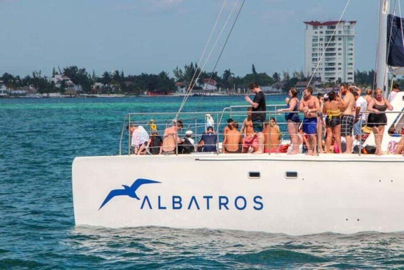 Cancun: Incredible Party on Catamaran+Open Bar-Adults Only! - Beach Club & Party Vibe