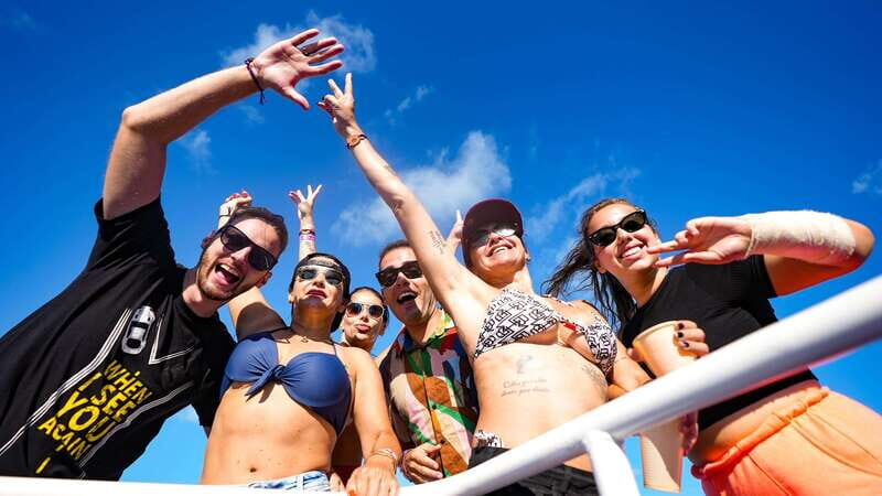 Cancun: Isla Mujeres Catamaran Tour with Open Bar of Drinks - FAQ