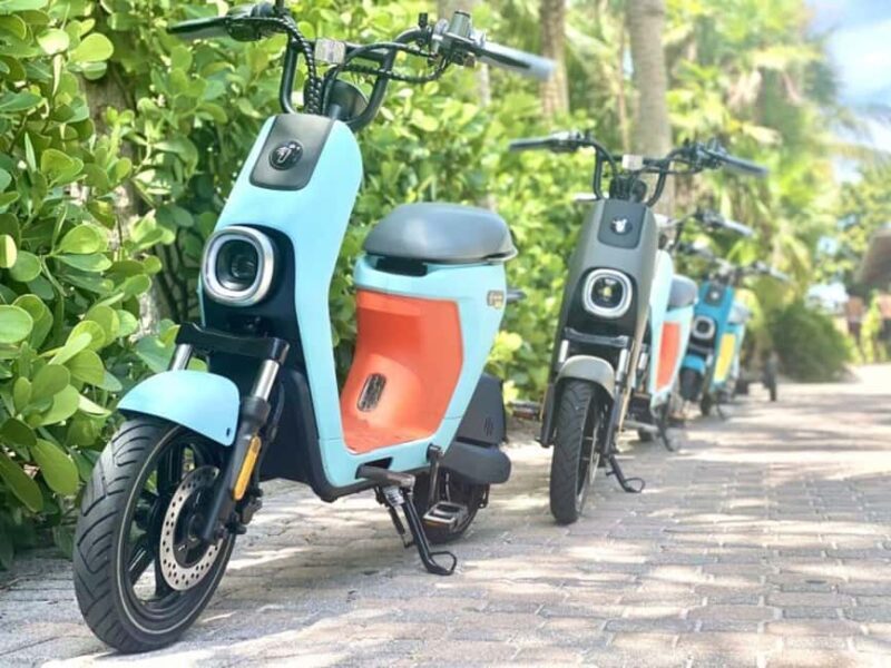 Cancun: Mopeds Adventure! 90 min Guided Tour in Hotel Zone - Who Should Consider This Tour?