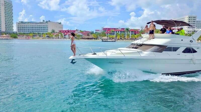 Cancun: Private Luxury 46-Feet Flybridge Yacht Cruise - Key Points