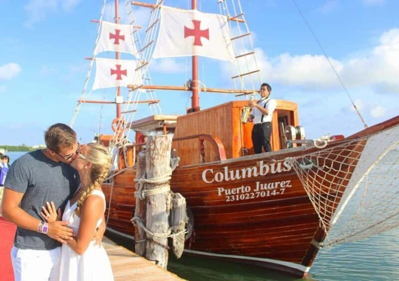 Cancun: Romantic evening in galleon with dinner and open bar - Accessibility and Practical Tips