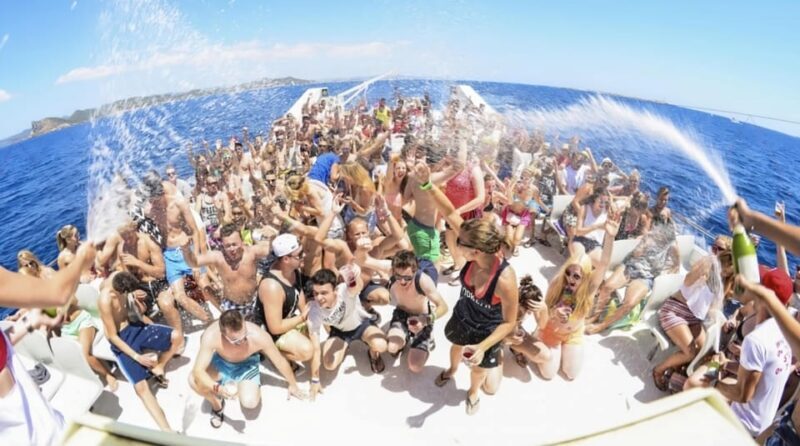 Cannes: Party Boat with Live DJ - Key Points