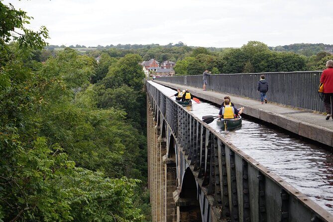 Canoe Trip Over the Pontcysyllte Aqueduct - A Deep Dive into the Canoe Trip Experience
