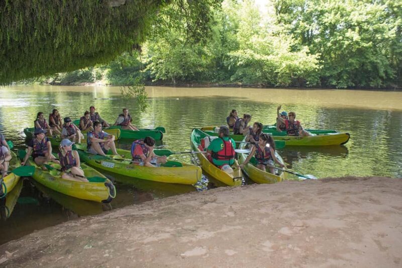 Canoeing and kayaking on the Vézère: guided descent with a river guide - What to Expect from the Guided Canoe/Kayak Tour