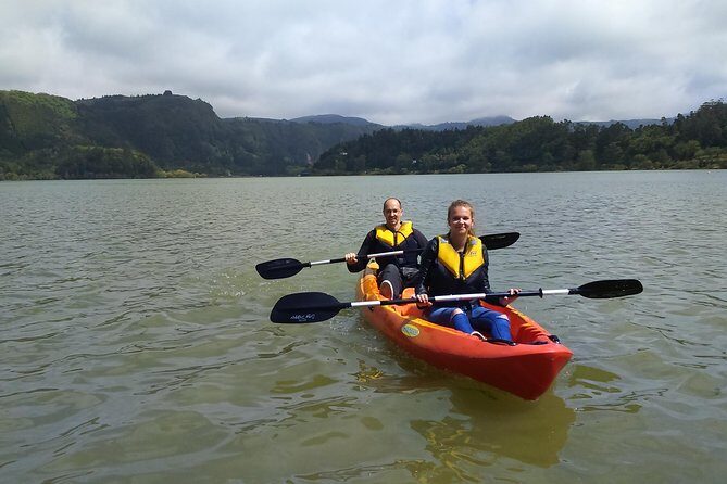 Canoeing at Furnas Lake - The Scenic Beauty of Furnas Lake