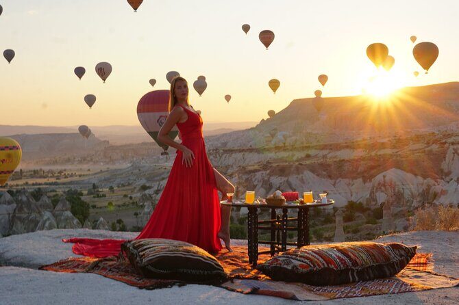 Cappadocia Sunrise Breakfast With Hot Air Balloons - The Food and View