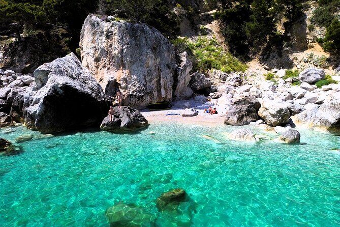 Capri in 3 Hours The Best of the Island by Private Classic Gozzo - Who Is This Tour For?