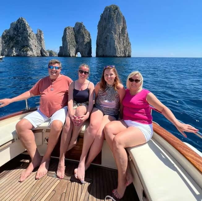 Capri: Scenic Boat Tour with Swimming, Limoncello & Snack - Swimming and Refreshments