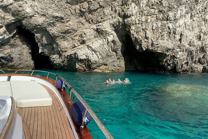 Capri Secret Corners by Private Boat with Local Skipper - FAQ