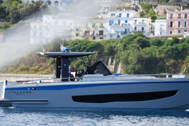 Capri Tour Boat - Premium yacht - Transportation, timing, and group size: what it means for you