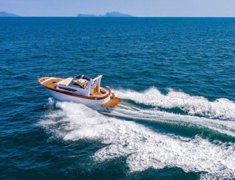 Capri tour with the iconique Gozzo Sorrentino - Price and Overall Value