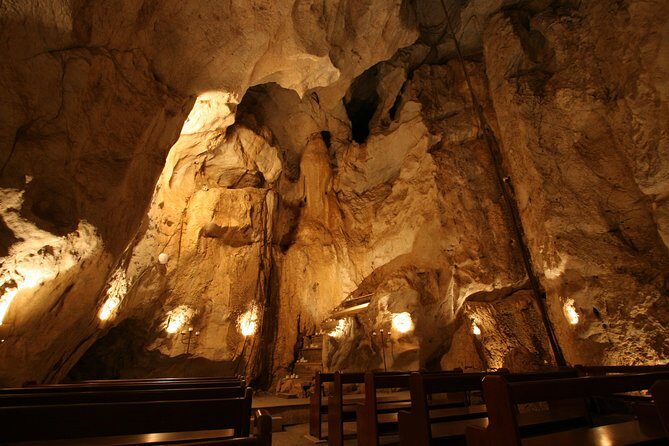 Capricorn Caves Cathedral Cave Tour - Key Points