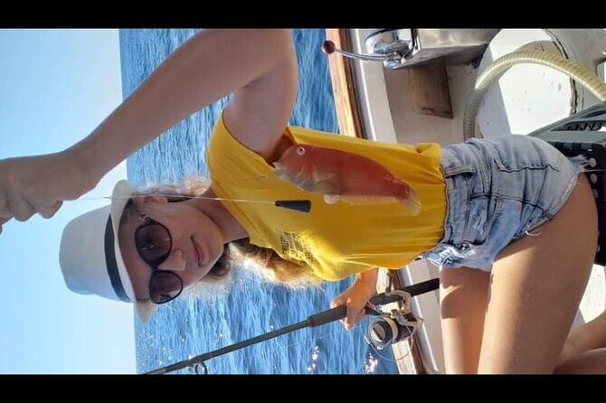 Captain Manolis Fishing with barbecue on the boat - FAQs