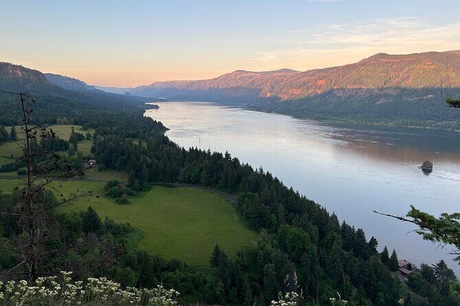 Capture your Oregon Adventures in a Magical Place - An In-Depth Look at the Tour Experience