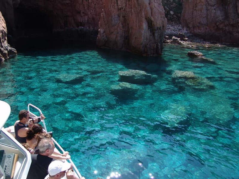 Cargèse: Calanques of Piana on a family boat - Key Points