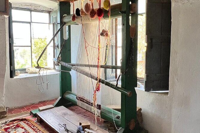 Carpet Weaving Art Lessons & Experience - Visiting Local Spots: More Than Just Weaving