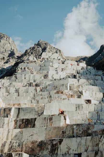 Carrara: Michelangelo Quarry and Carrara Art Studios Tour - The Experience: Pros and Cons