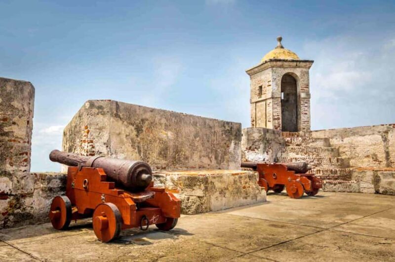 Cartagena: BILINGUAL CITYTOUR + SAN FELIPE CASTLE & Old city - What to Expect from This Tour
