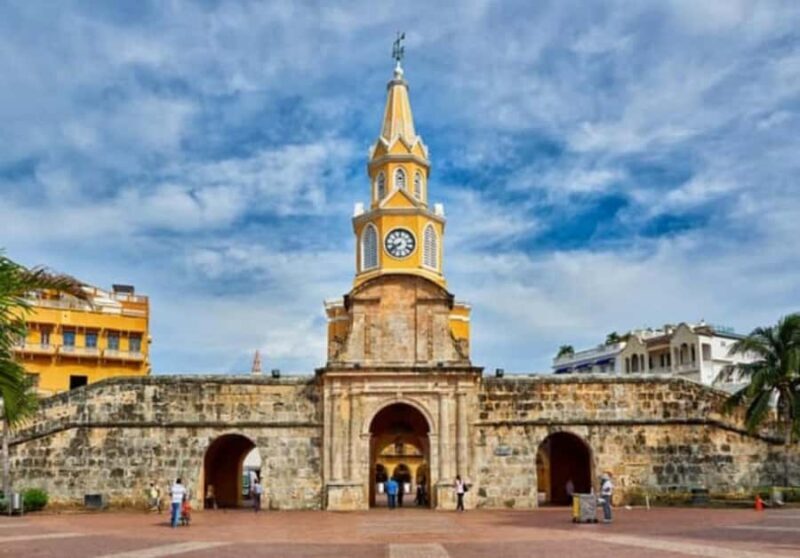 Cartagena: BILINGUAL CITYTOUR + SAN FELIPE CASTLE & Old city - Who Will Love This Tour?