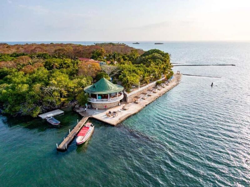 Cartagena: Private Island in Rosario Islands, Open Bar - The Not-So-Perfect Aspects