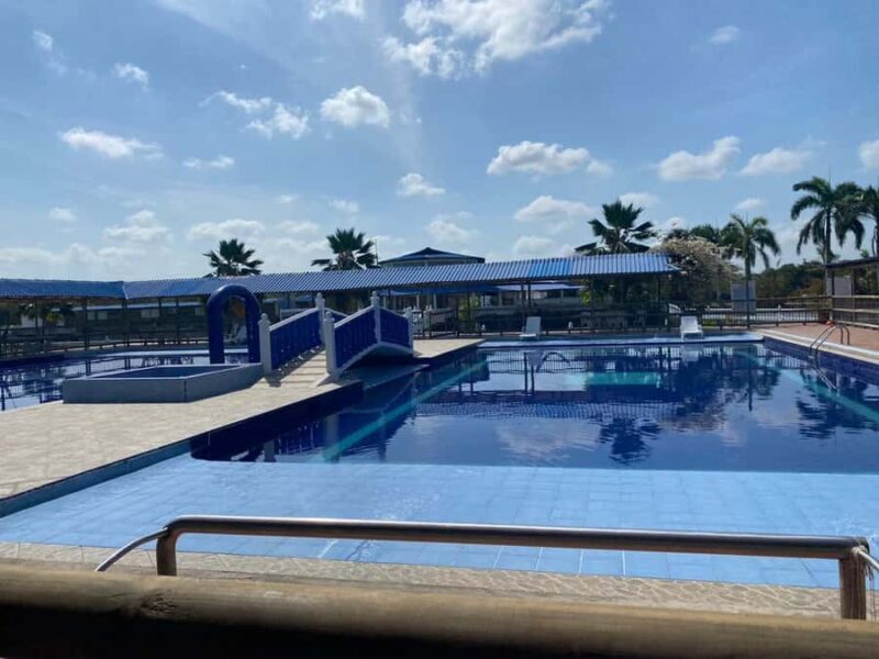 Cartatgena: Volcan Del Totumo + Almuerzo En Hotel VIP - FAQs