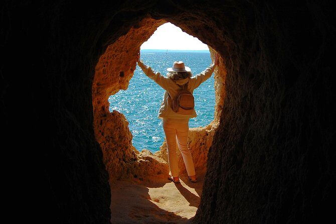 Carvoeiro and Silves Premium - Shared small group > VTours Algarve - The Sum Up