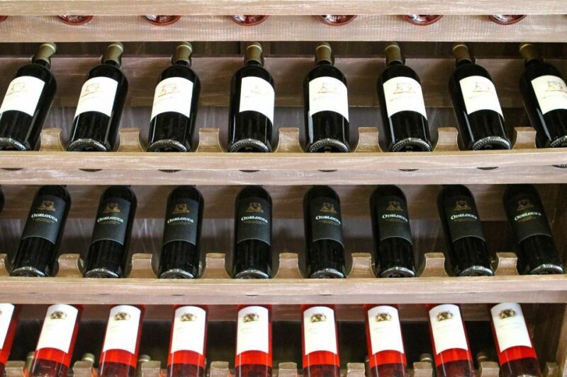 Carvoeiro/Portimão/Alvor: Wine Tour w/ Tasting, Tapas, Music - Who would love this experience?