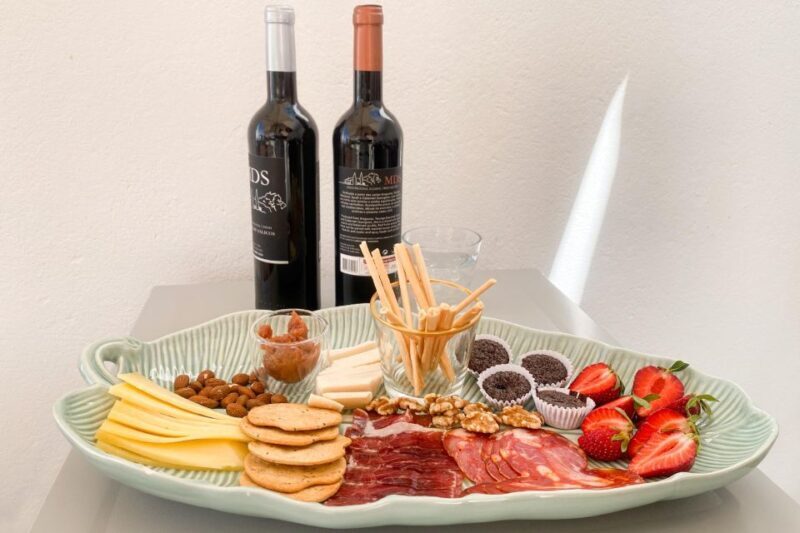 Carvoeiro/Portimão/Alvor: Wine Tour w/ Tasting, Tapas, Music - FAQs