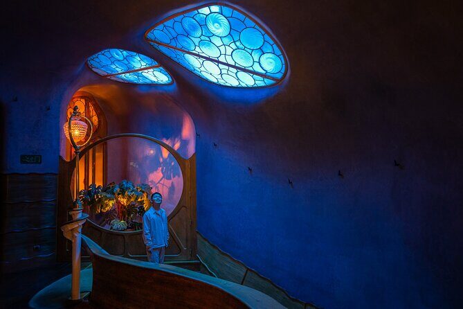 Casa Batlló: Evening Visit with Welcome Drink and Audio Guide - A Close Look at the Casa Batlló Night Tour