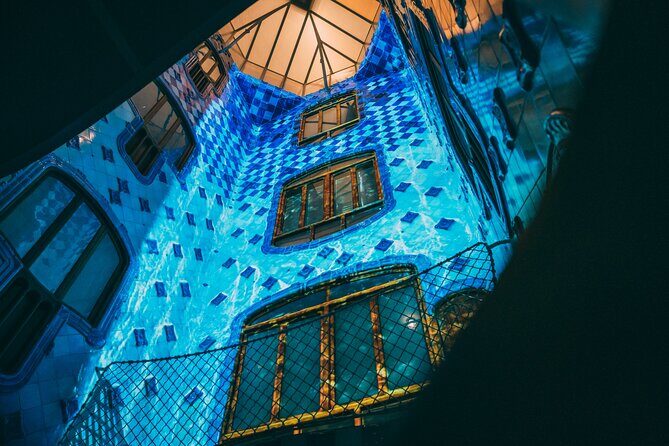 Casa Batlló: Evening Visit with Welcome Drink and Audio Guide - The Itinerary Breakdown
