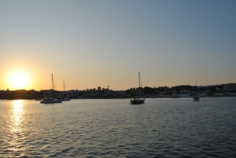 Cascais: 2-Hour Private Luxury Sunset Cruise with a Drink - Who Should Book This Cruise?