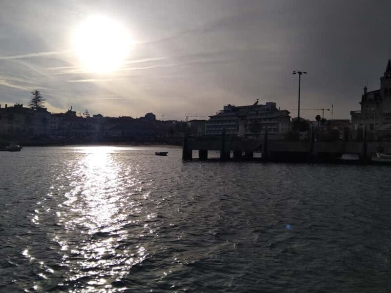 Cascais: Bay Boat Tour with Welcome Drinks and Swimming - Key Points