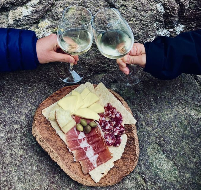 Castelsardo: old town walking tour with aperitif - Is It Worth It?