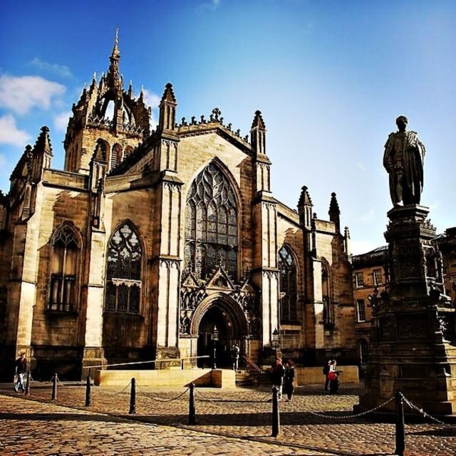 Castle & Cobblestones: 8-Hour Private Edinburgh Walking Tour - FAQ