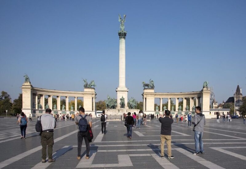 Castle District & Pest Driving Tour with Danube River Cruise - Who Should Consider This Tour?