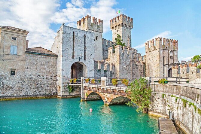Castles boat tour with Bardolino wine tasting and nibbles - Key Points