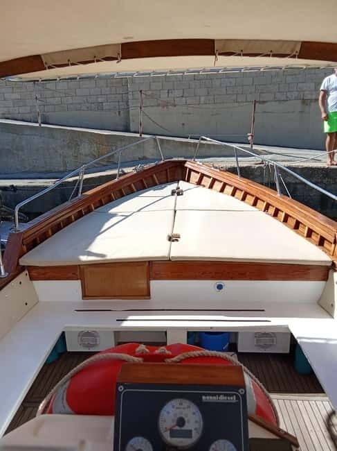 CASTRO-MALEPASSO: 3H CAVES BOAT TOUR WITH APERITIVE - The Experience on the Water