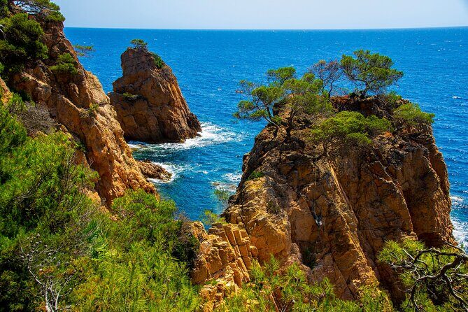 Catalonia Private Tour with Medieval Towns and Montserrat with Transport - Who will love this tour?