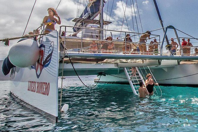 Catamaran Cruise to Papagayo beaches, lunch and water activities - Key Points